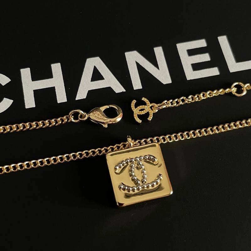 Chanel Necklaces Durable 230962