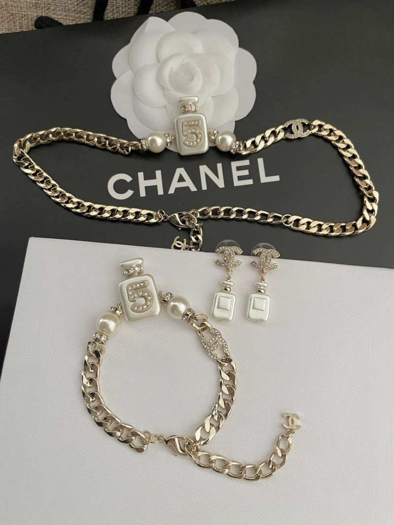 TravelReady Chanel Necklaces 230970