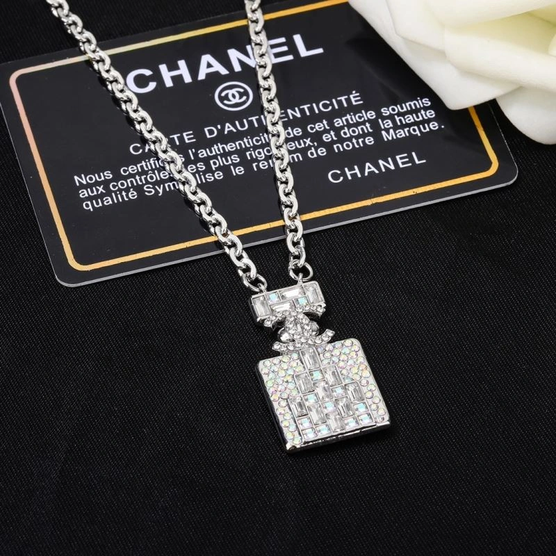 Chanel Necklaces Unisex 230955