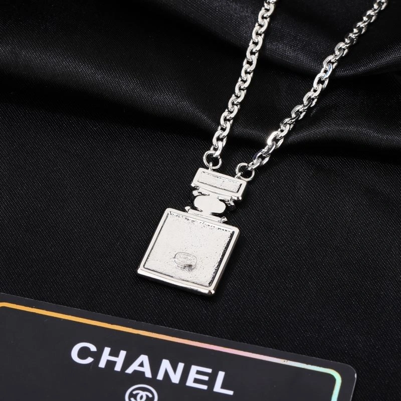 Chanel Necklaces Unisex 230955