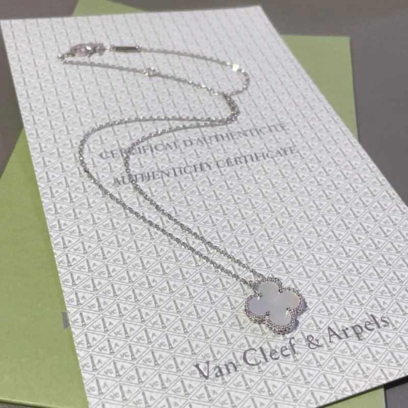 Chanel Necklaces Contemporary 231020