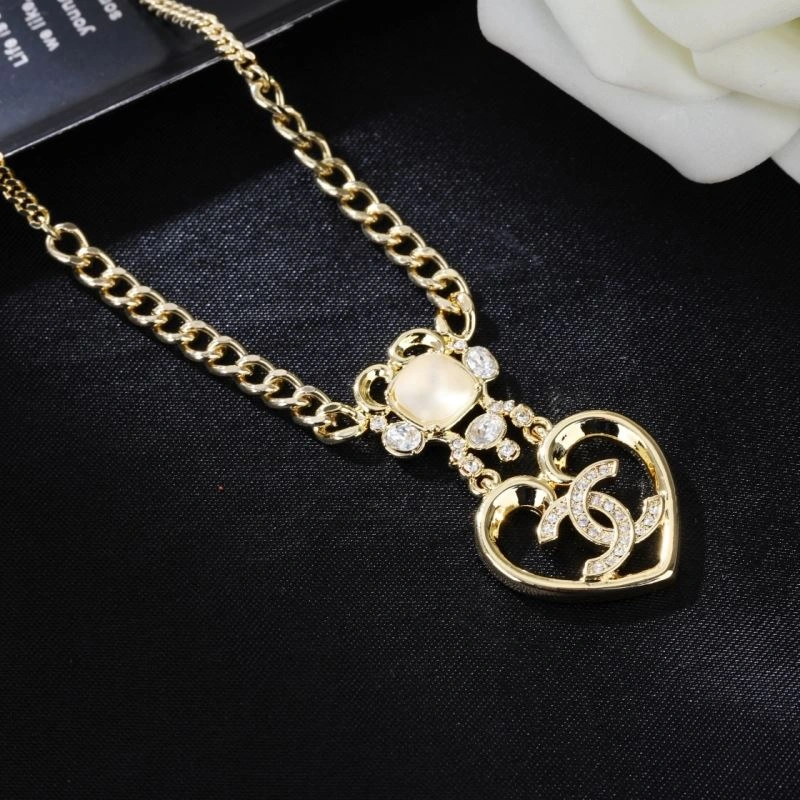 FashionForward Chanel Necklaces 230958