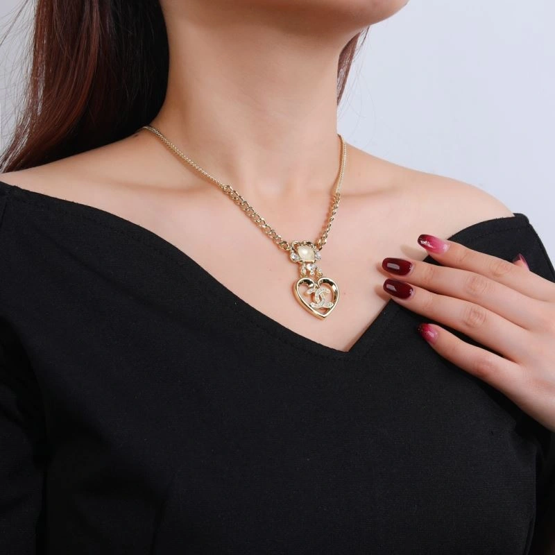 FashionForward Chanel Necklaces 230958