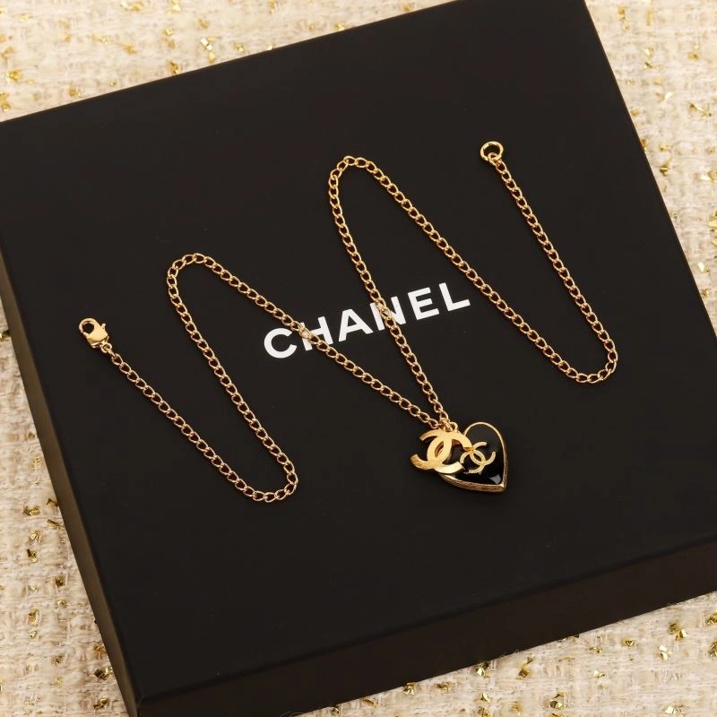 Chanel Necklaces Soft 230960
