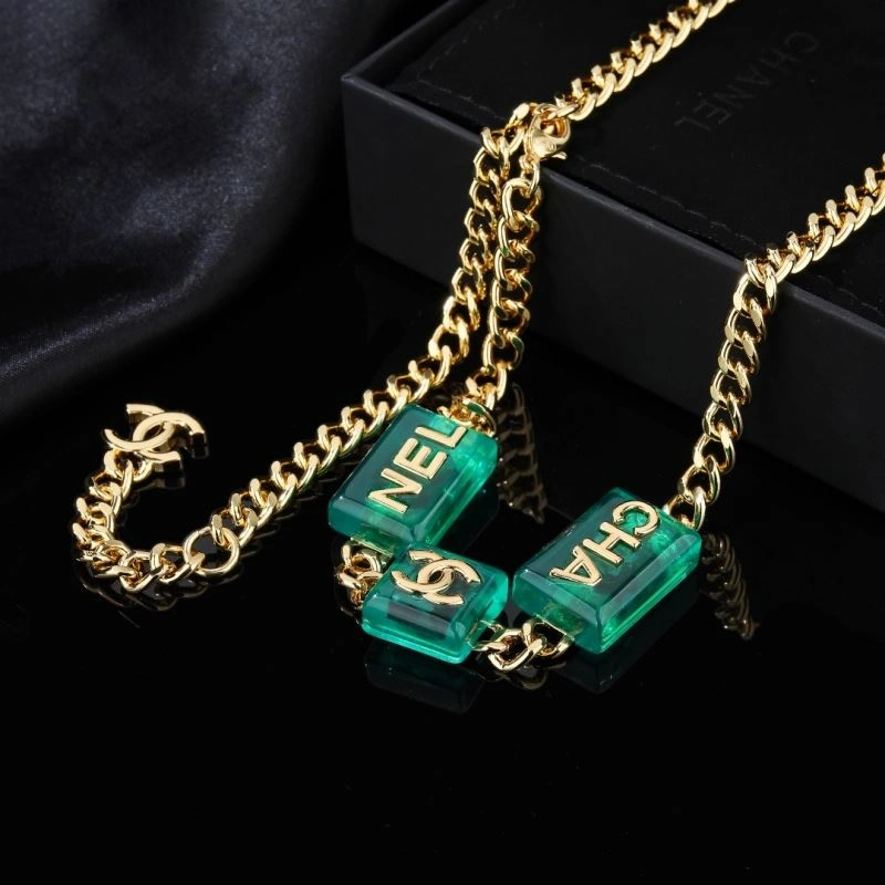 Chanel Necklaces Functional 231011