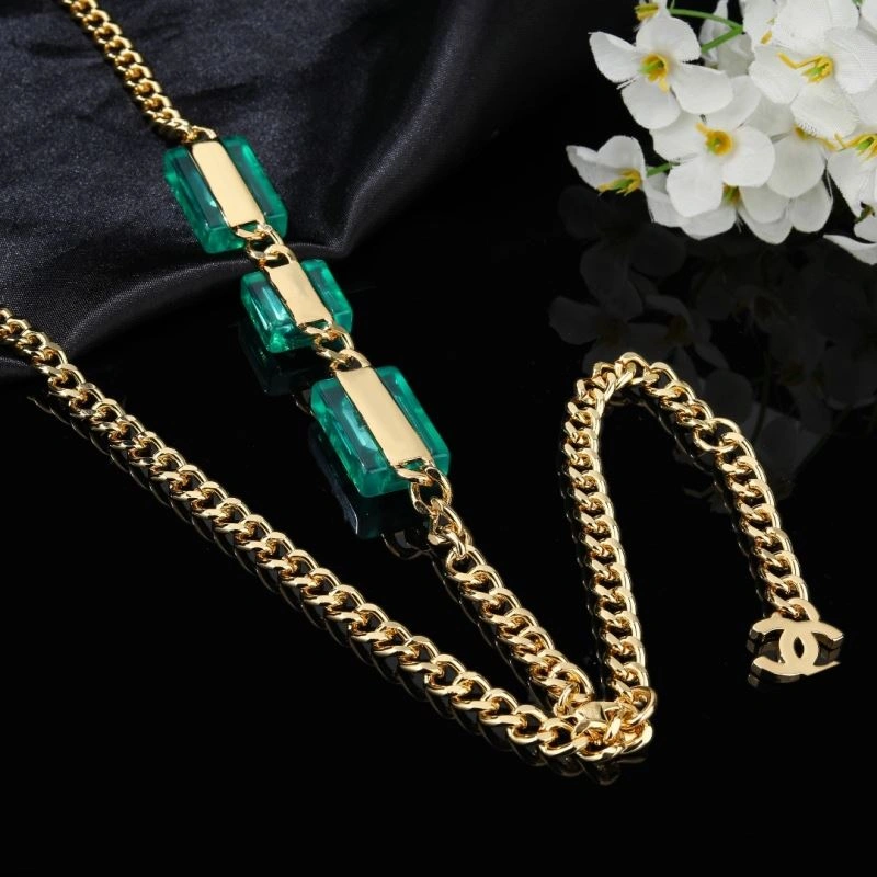 Chanel Necklaces Functional 231011