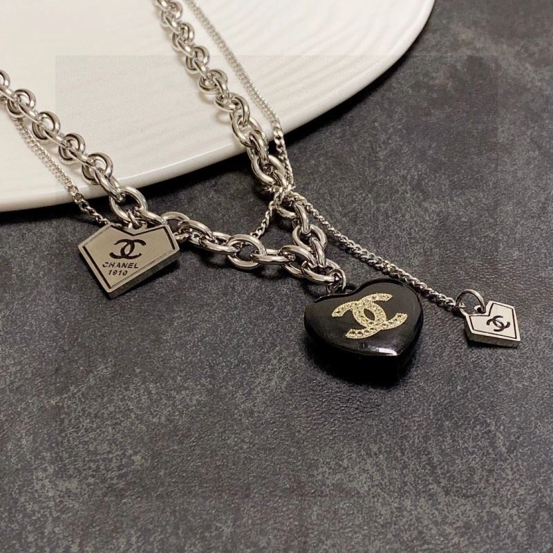 Timeless Chanel Necklaces 230930