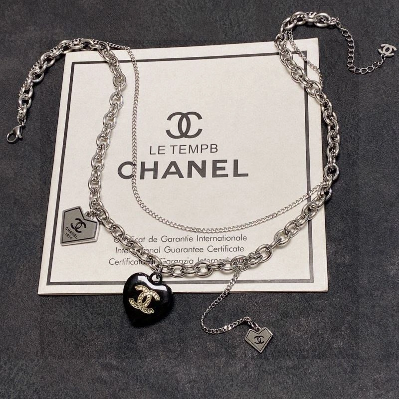 Timeless Chanel Necklaces 230930