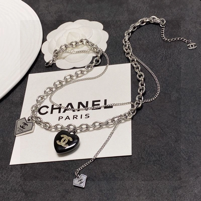 Timeless Chanel Necklaces 230930