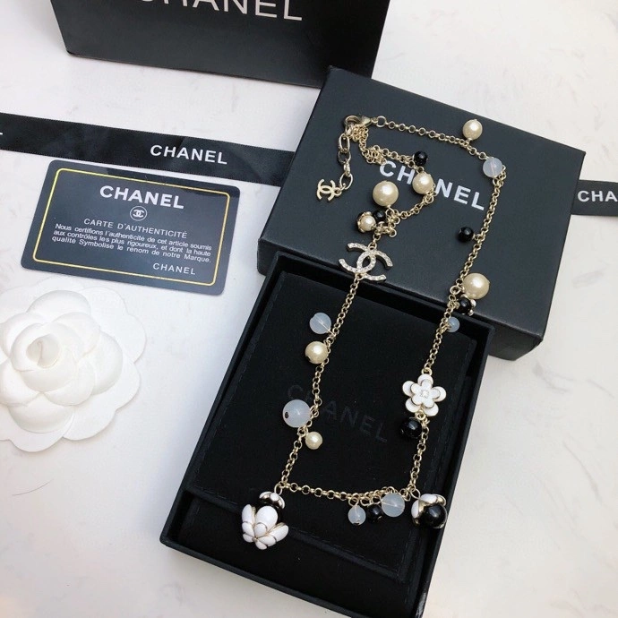 Snug Chanel Necklaces 230989