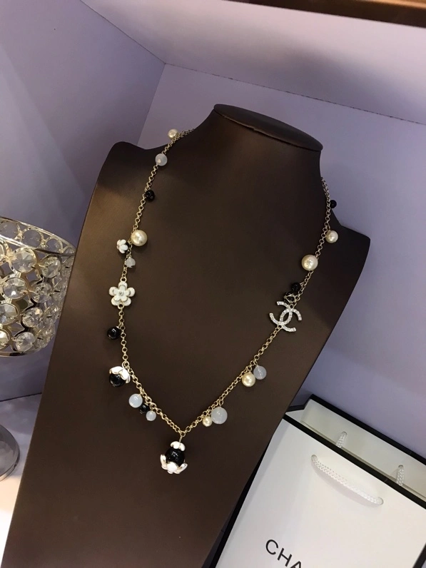 Snug Chanel Necklaces 230989