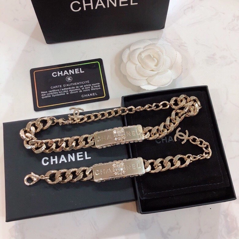 Resilient Chanel Necklaces 230992