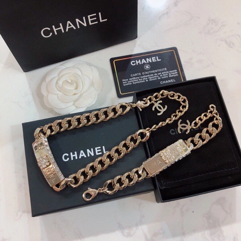 Resilient Chanel Necklaces 230992