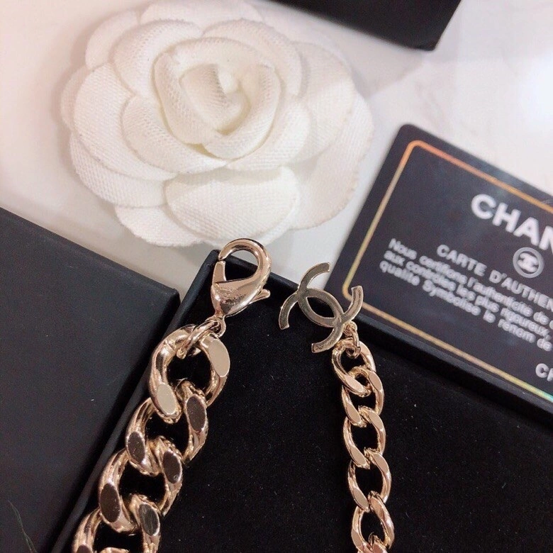 Resilient Chanel Necklaces 230992