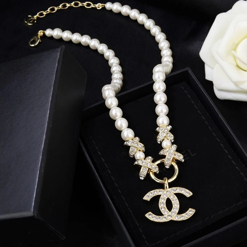 Chanel Necklaces Affordable 230910