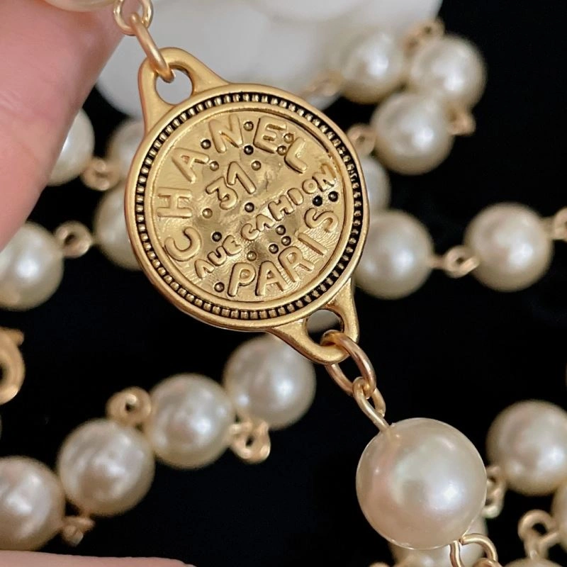 Affordable Chanel Necklaces 230880