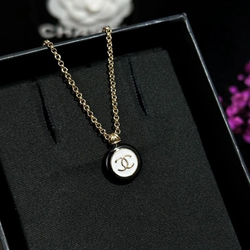 Chanel Necklaces Modern 230891