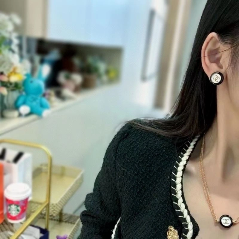 Chanel Necklaces Modern 230891