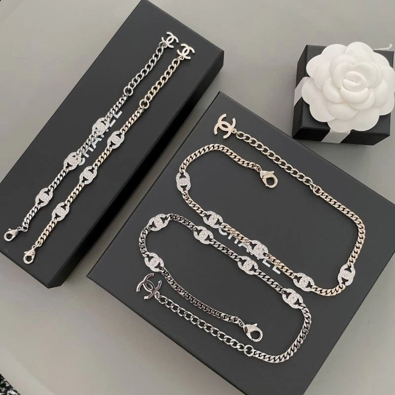 TechFriendly Chanel Necklaces 218798