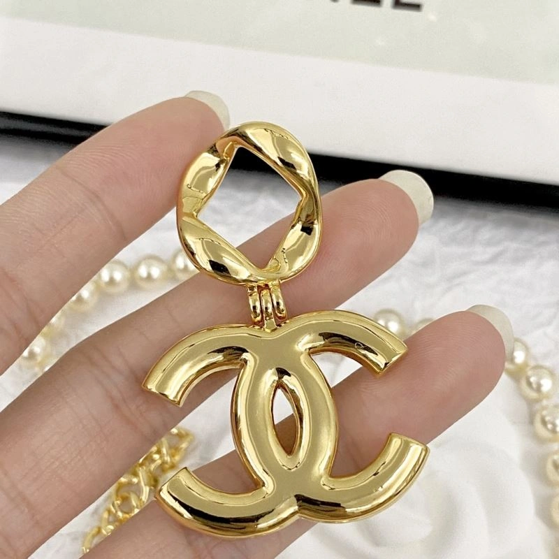 Chanel Necklaces Practical 230513