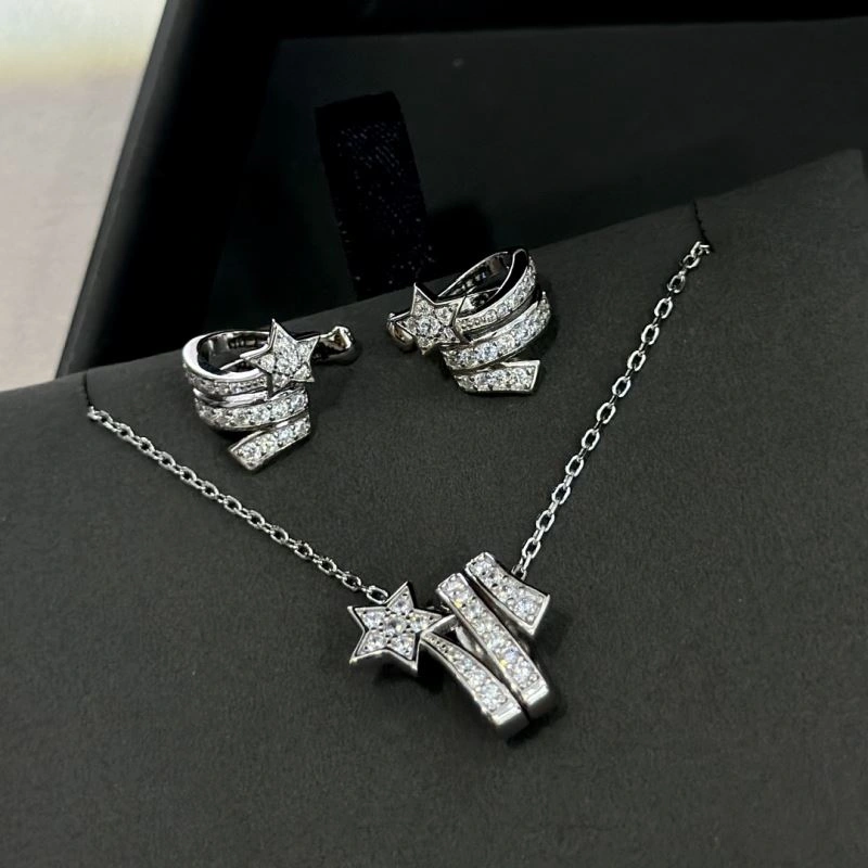 Chanel Necklaces Sleek 230490