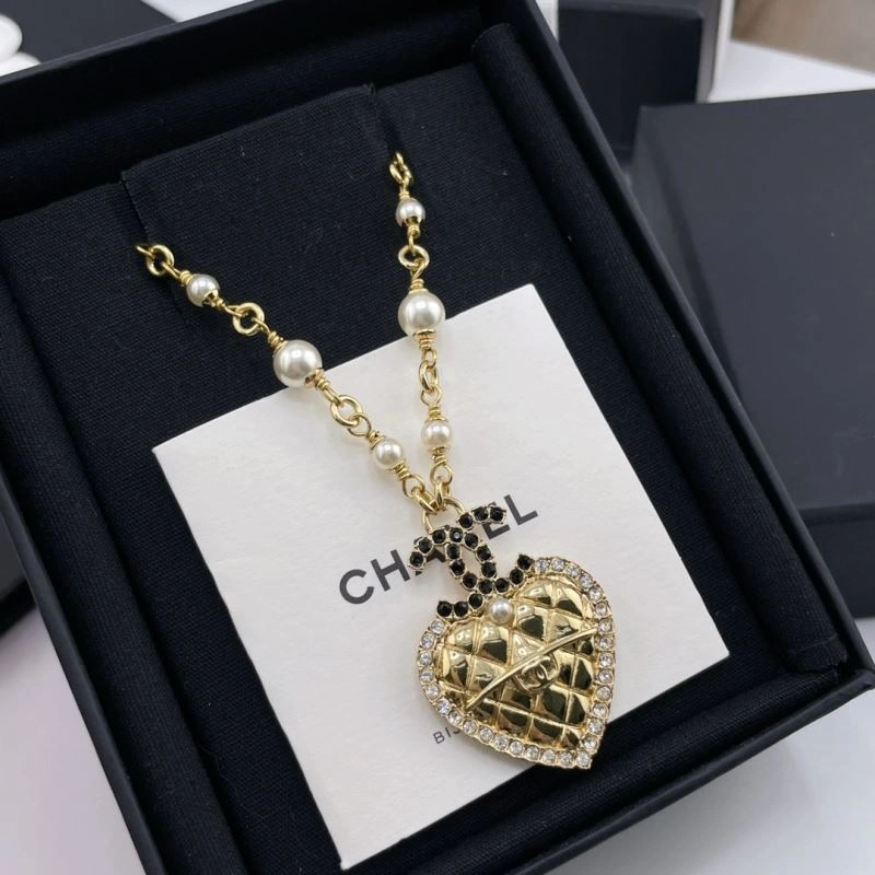 Chanel Necklaces Sleek 230500
