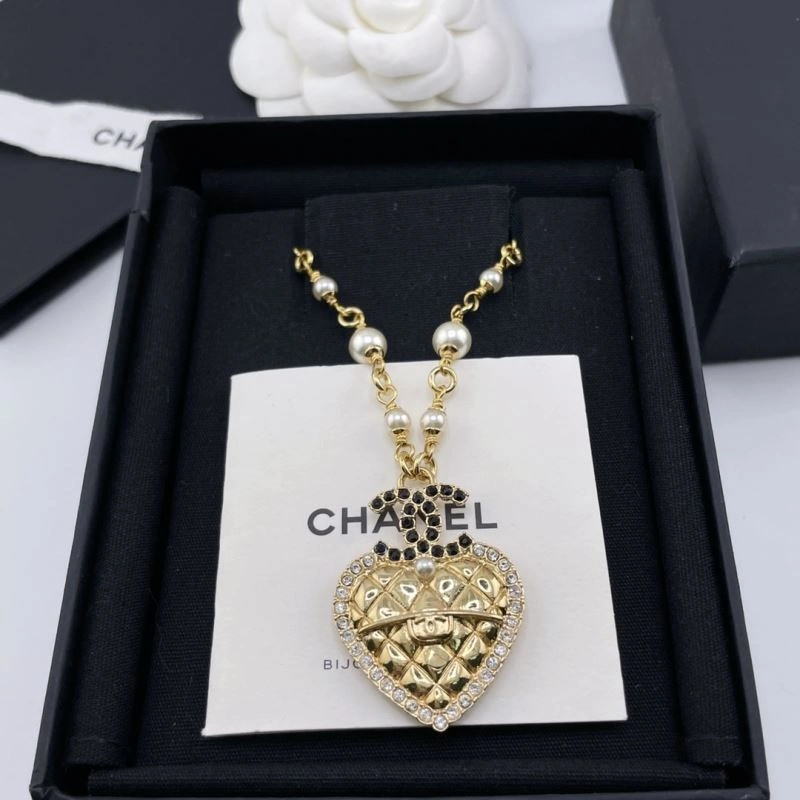 Chanel Necklaces Sleek 230500