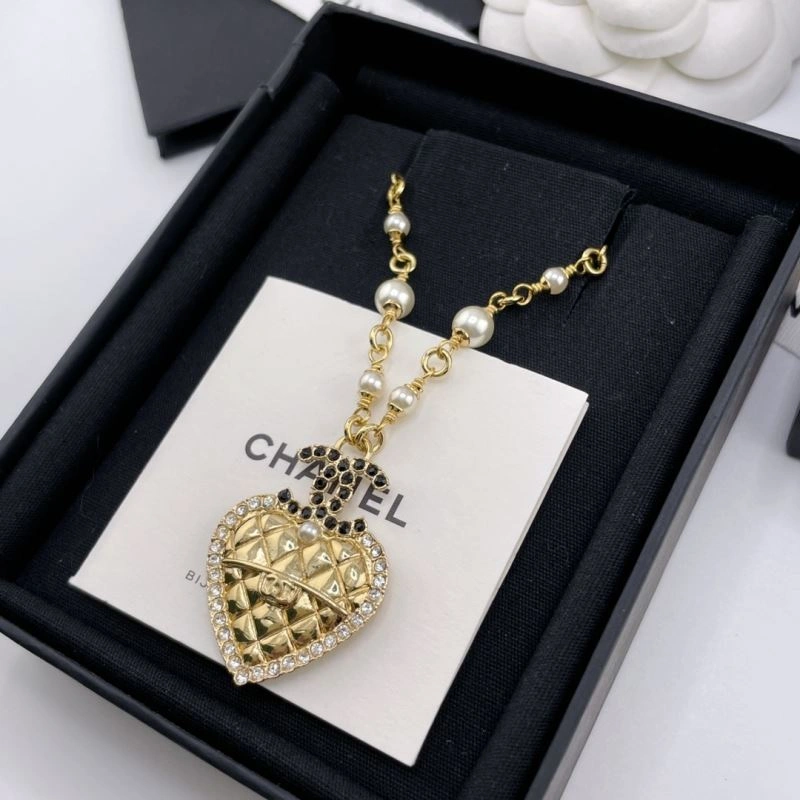 Chanel Necklaces Sleek 230500