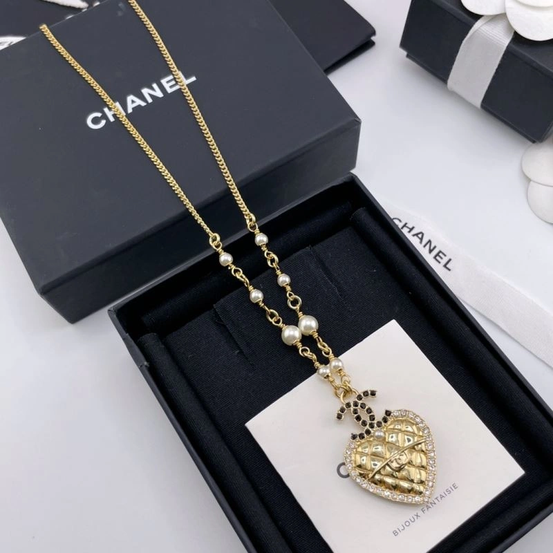 Chanel Necklaces Sleek 230500