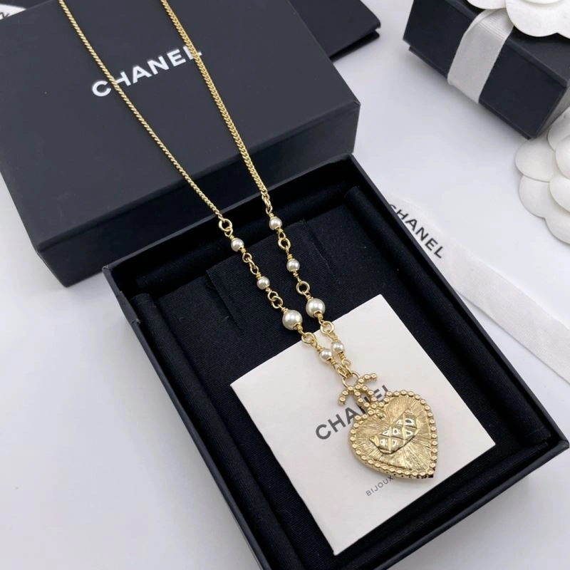 Chanel Necklaces Sleek 230500