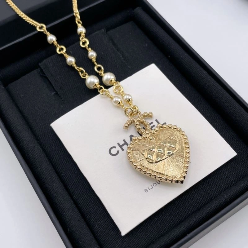 Chanel Necklaces Sleek 230500