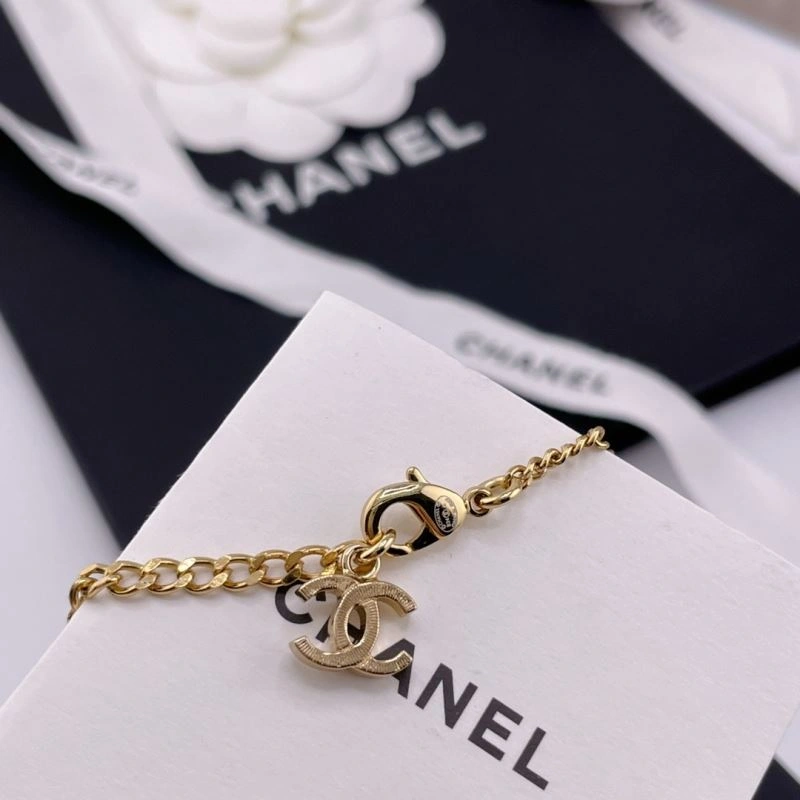 Chanel Necklaces Sleek 230500