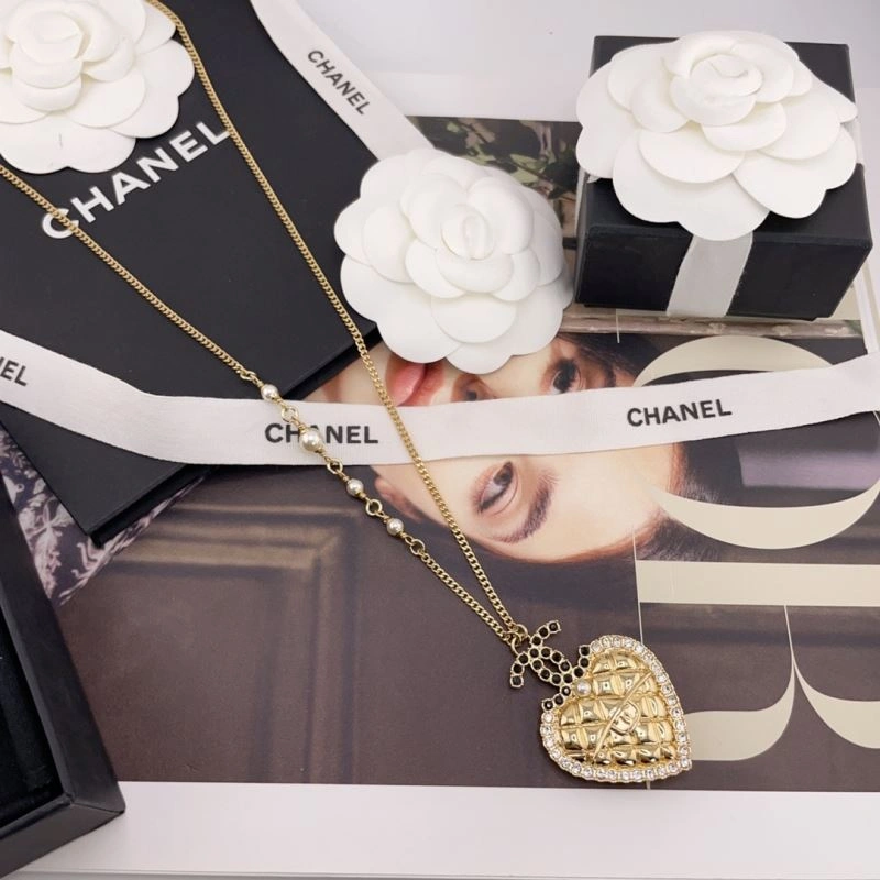 Minimalist Chanel Necklaces 230472