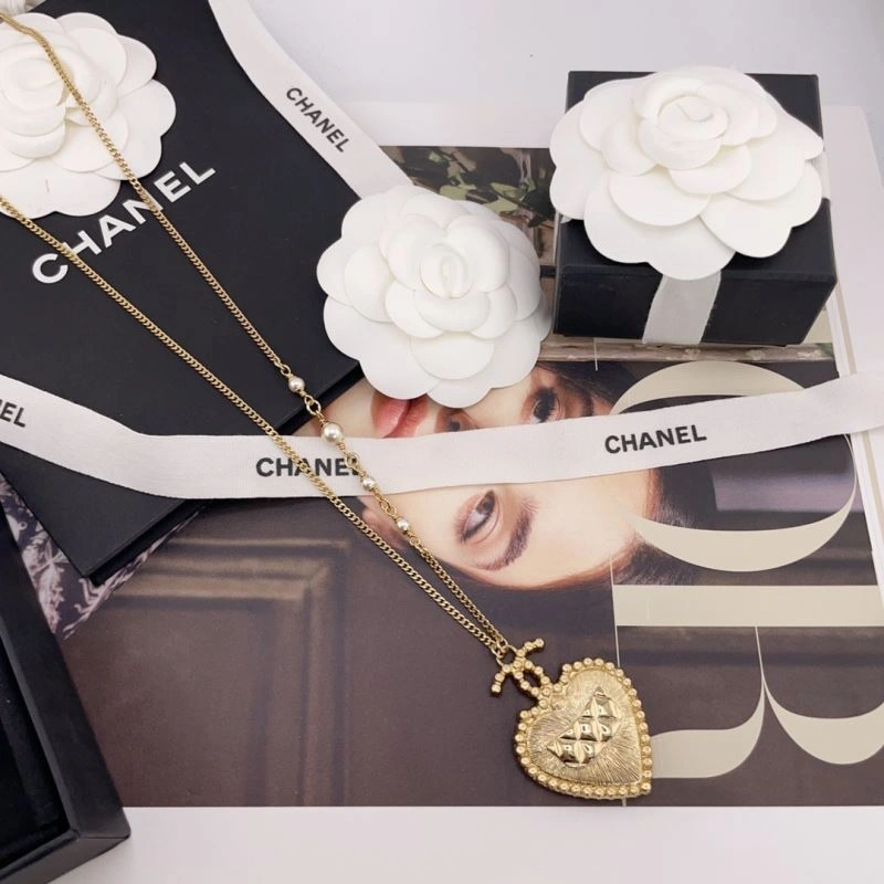 Minimalist Chanel Necklaces 230472