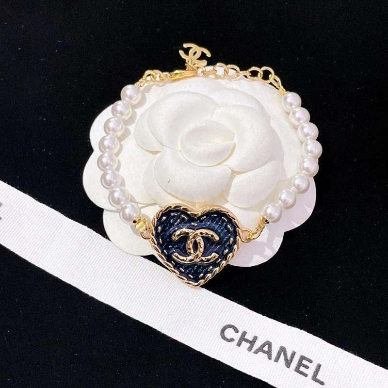 Minimalist Chanel Necklaces 230515