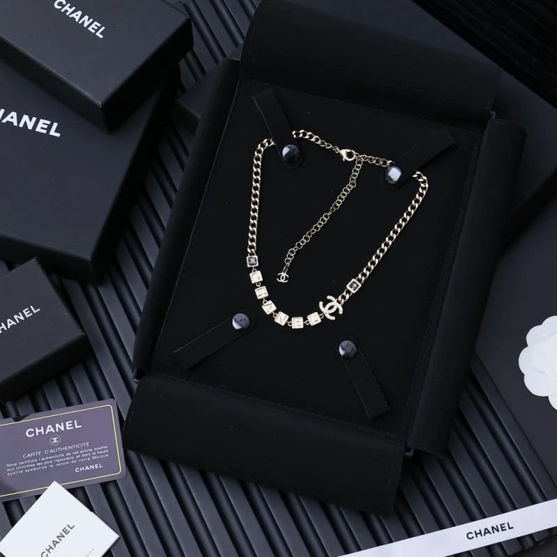 Chanel Necklaces Bold 230443