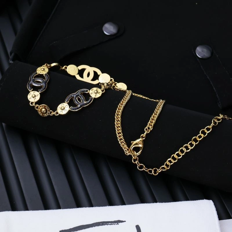 Sporty Chanel Necklaces 230467