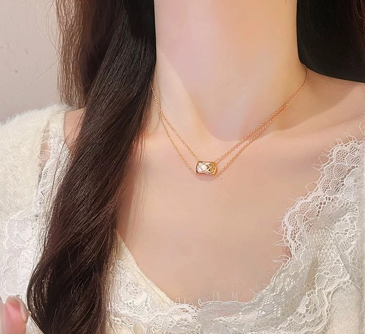 Chanel Necklaces Trendsetting 230451