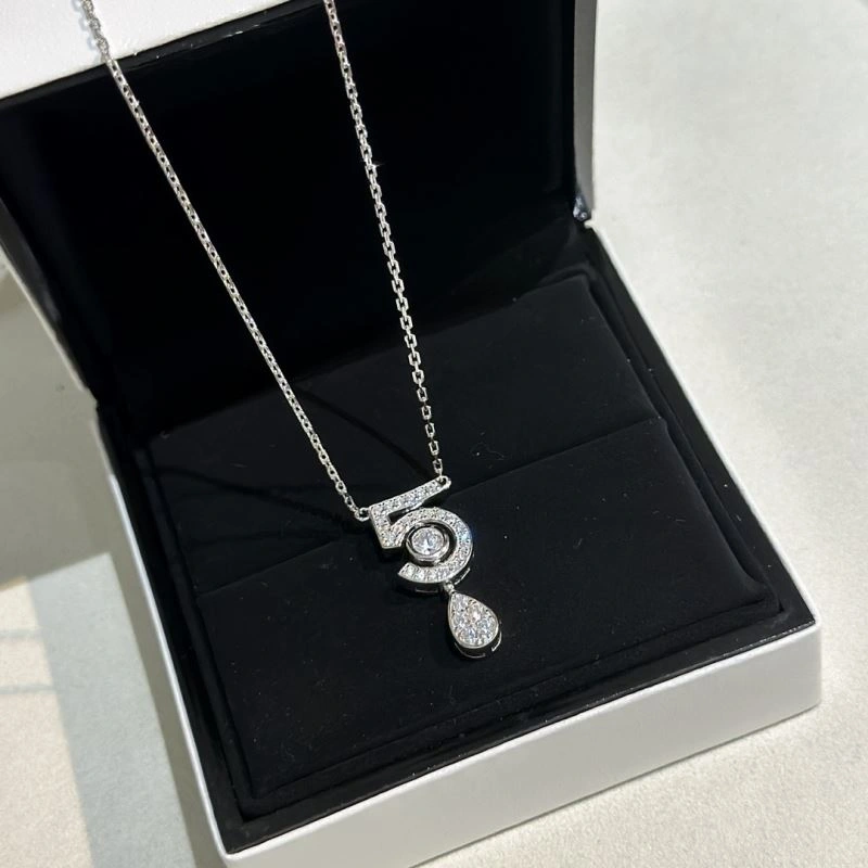 WrinkleFree Chanel Necklaces 230424