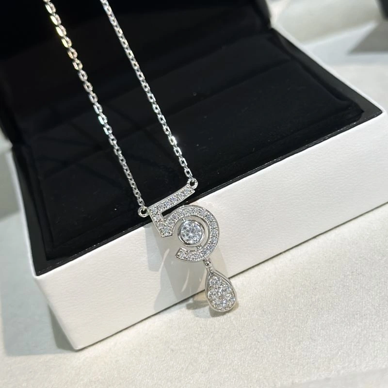 WrinkleFree Chanel Necklaces 230424
