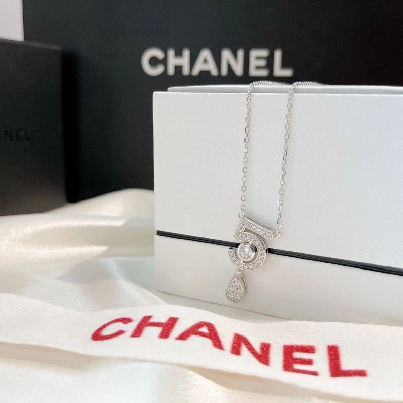 WrinkleFree Chanel Necklaces 230424