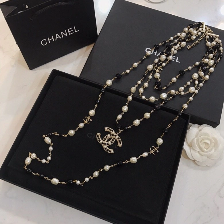 WellDesigned Chanel Necklaces 230408