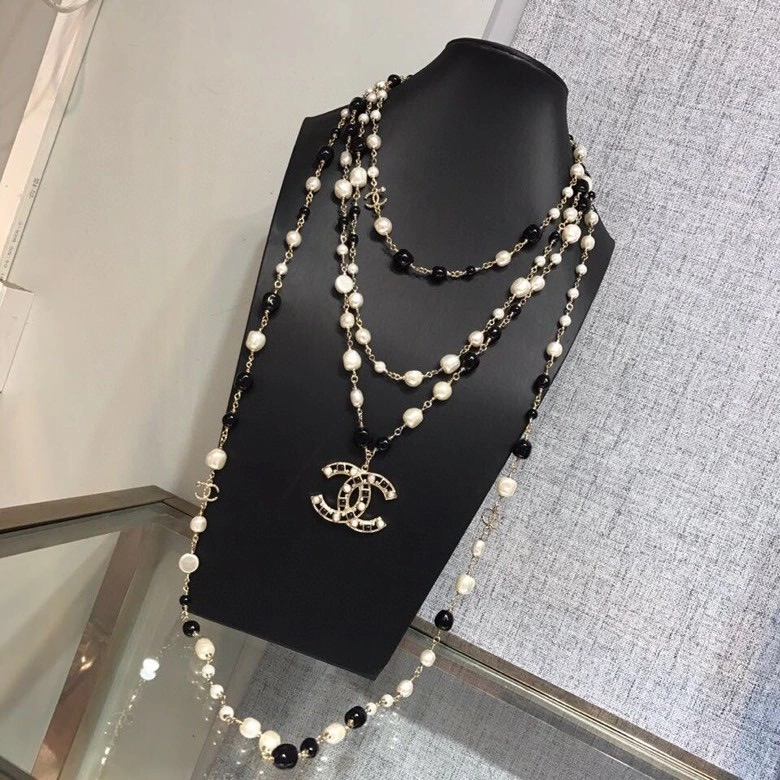WellDesigned Chanel Necklaces 230408