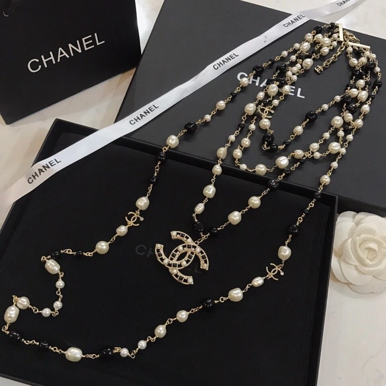WellDesigned Chanel Necklaces 230408