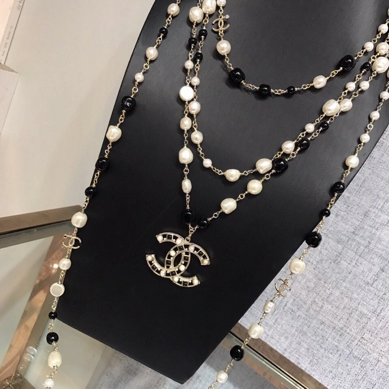 WellDesigned Chanel Necklaces 230408