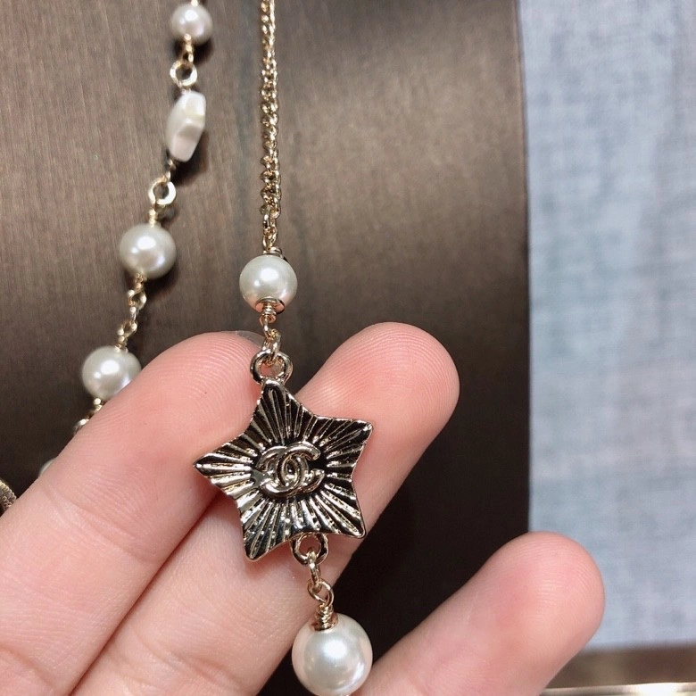 Lightweight Chanel Necklaces 230406