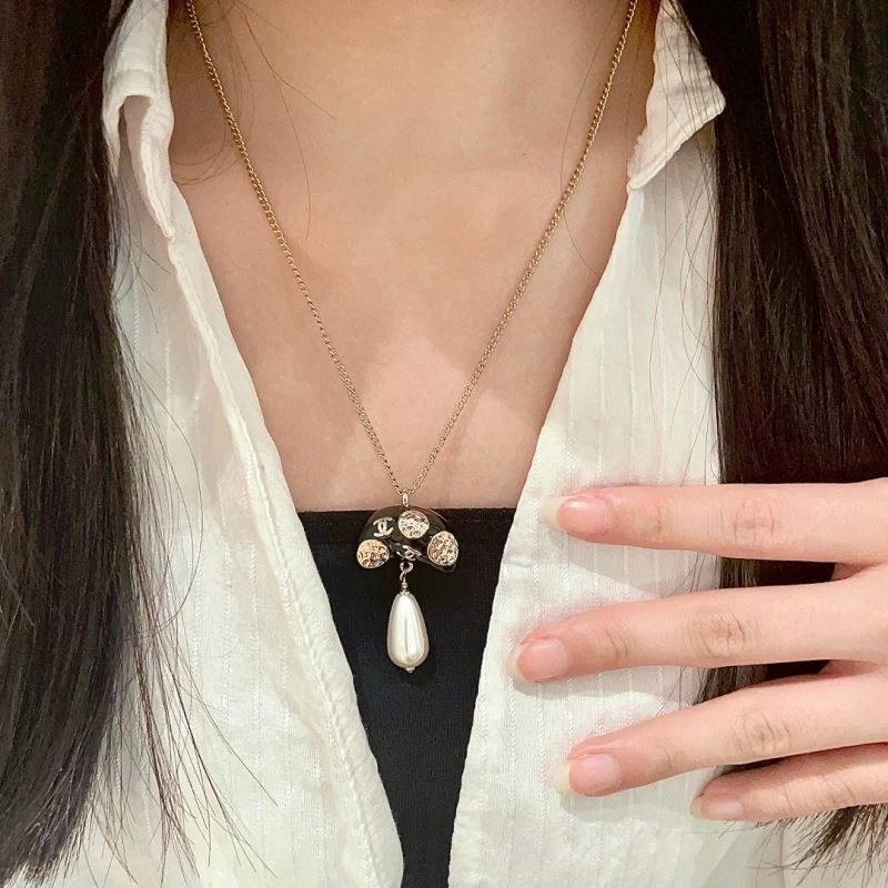 Chanel Necklaces Youthful 230420