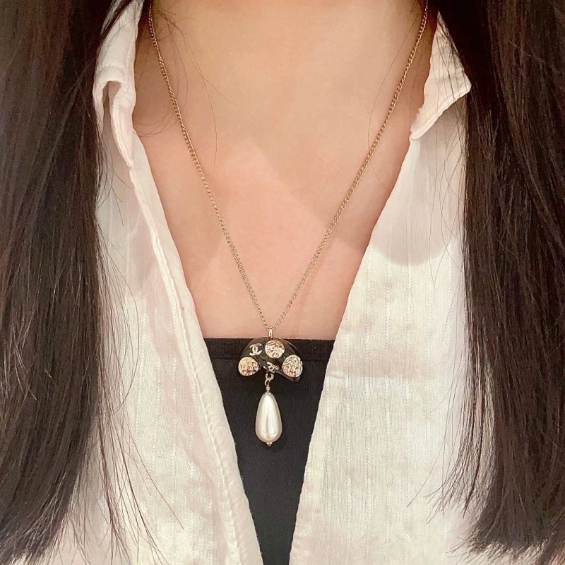 Chanel Necklaces Youthful 230420