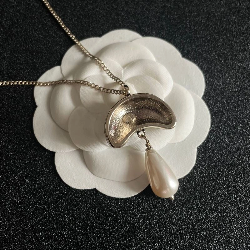 Chanel Necklaces Youthful 230420