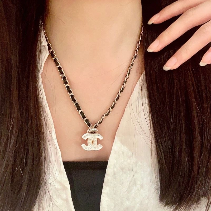 Chanel Necklaces Trendy 230416